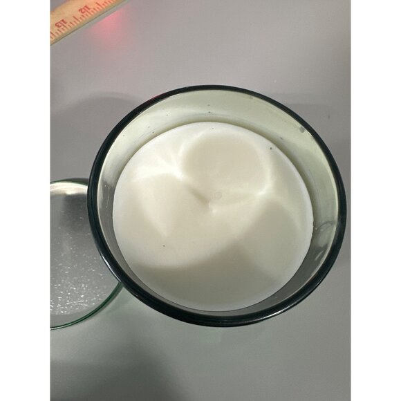 Leoben Candle Spruce Cuttings 9oz 1-Wick Soy Wax Blend Green Christmas Tree - Picture 4 of 6